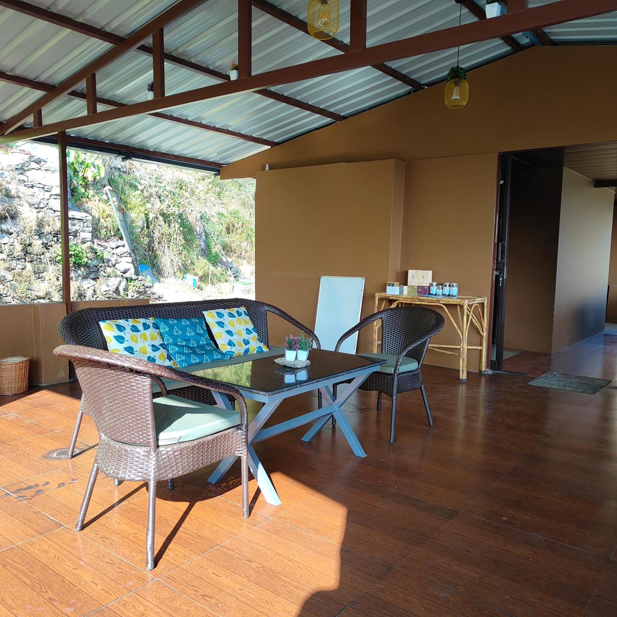 Cafe Buransh Villa Sari Luaran gambar
