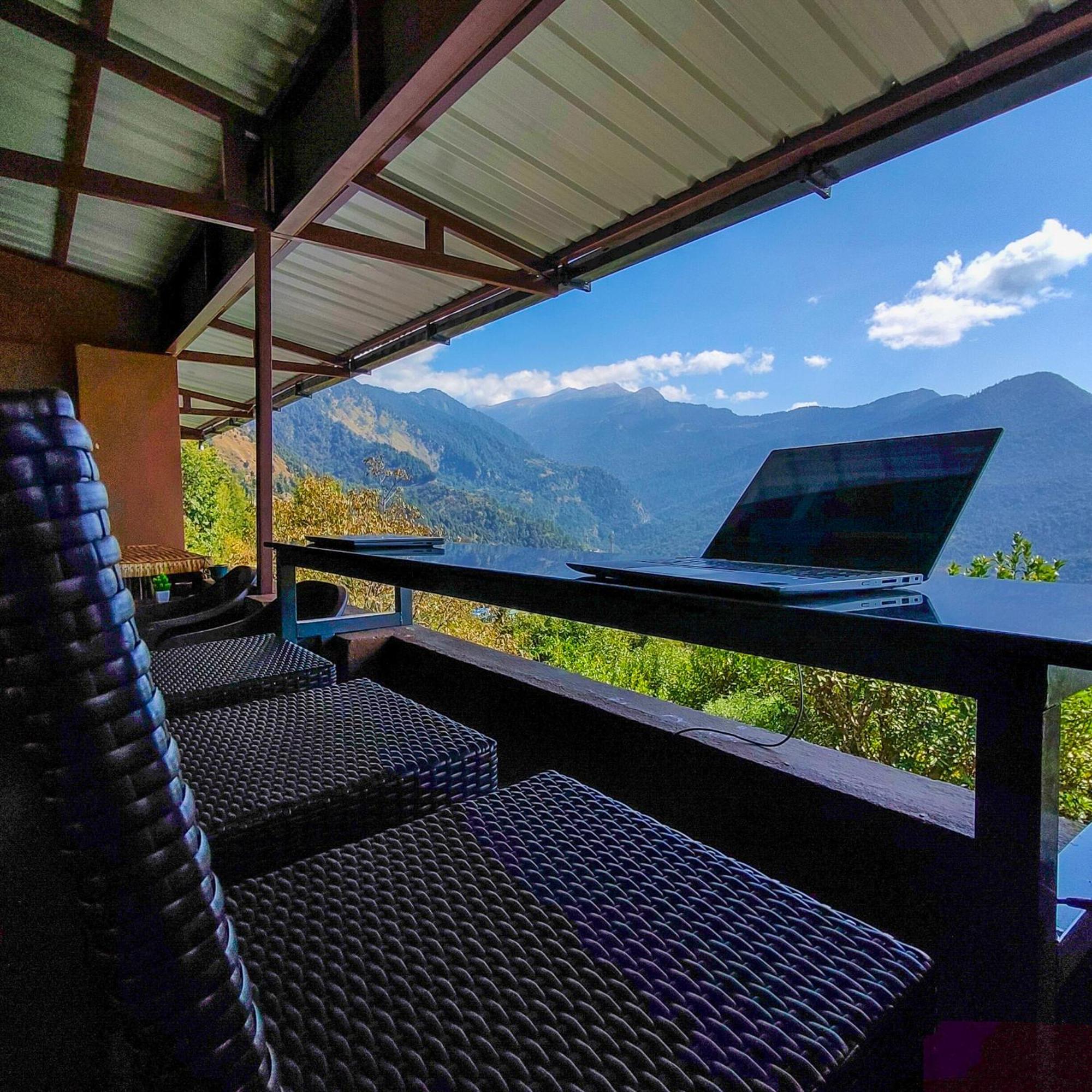 Cafe Buransh Villa Sari Luaran gambar