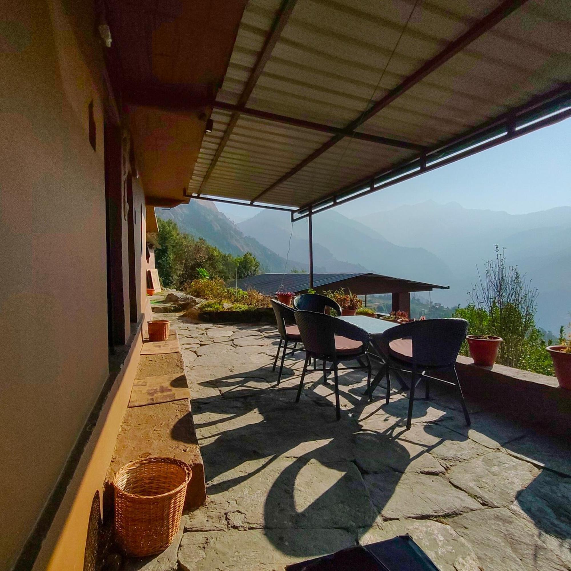 Cafe Buransh Villa Sari Luaran gambar